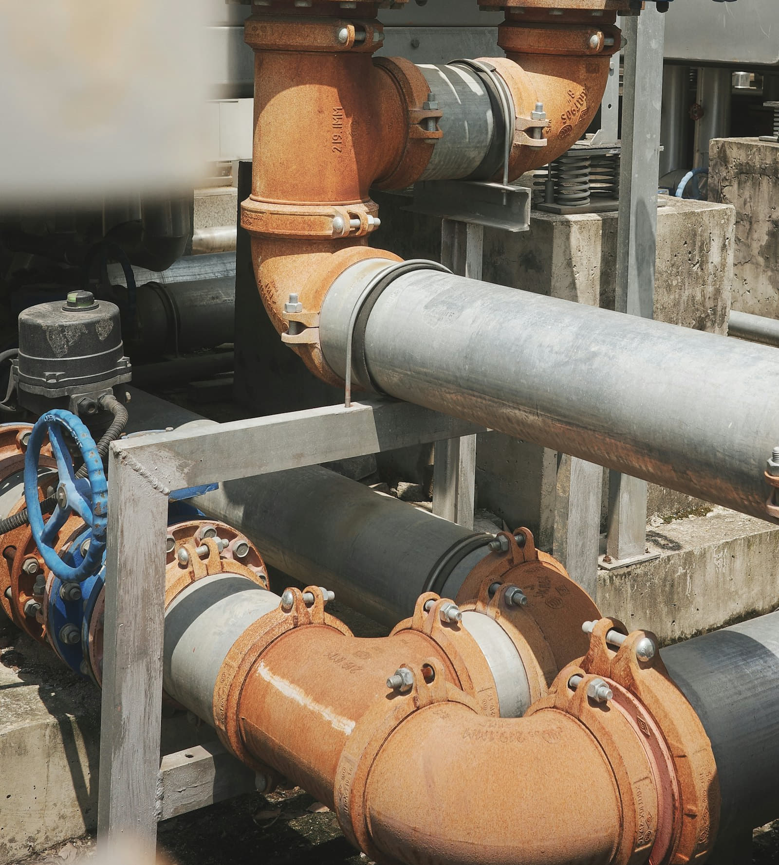 Process pipework associated with prefiltration and isolation