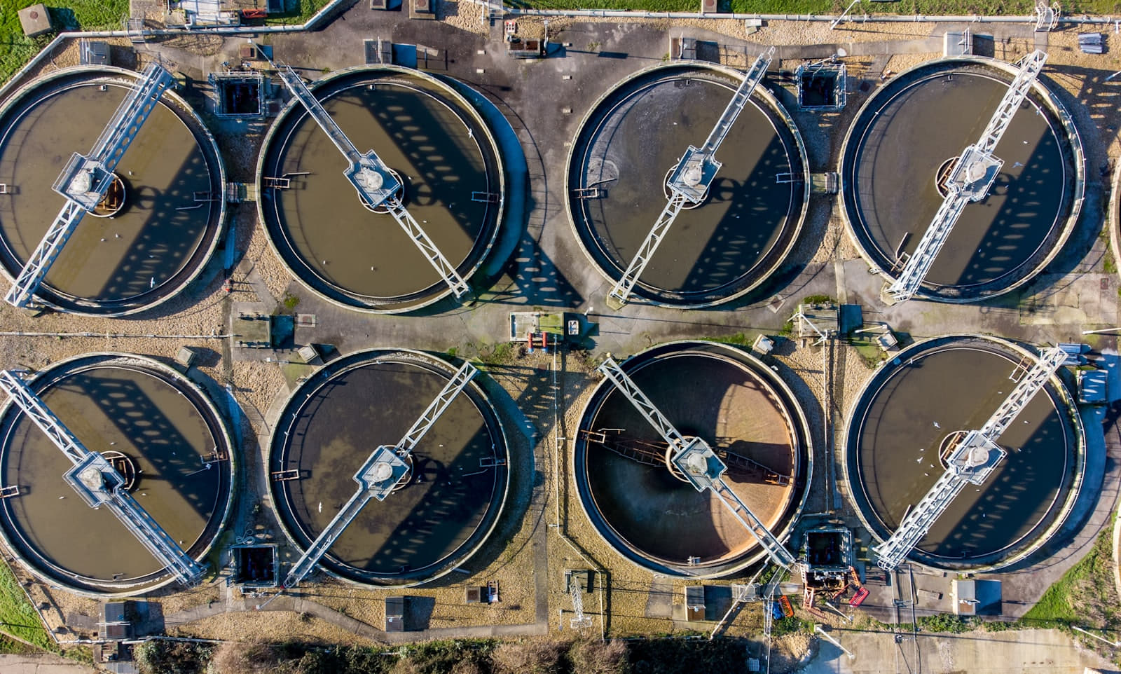 Clarifier tanks used in solids separation
